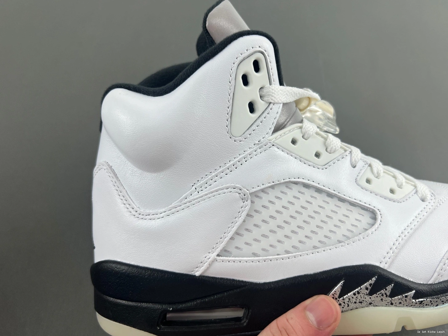 DD0587-110 Black Air 5 Jordan White 1123